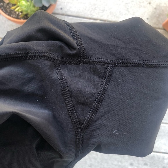 Lululemon tight - Picture 3 of 4